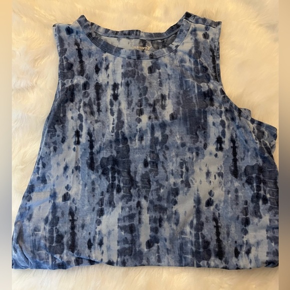 Old Navy Active Tank - Picture 3 of 7